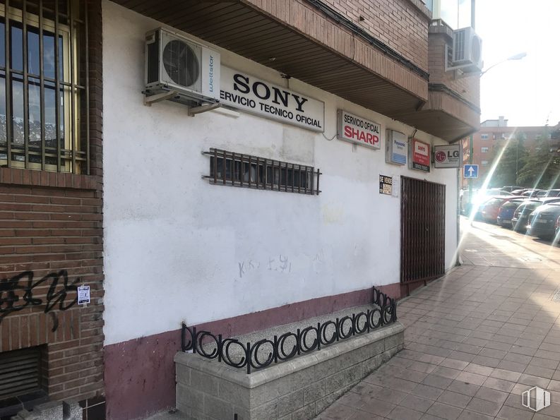 Local en alquiler y venta en Plaza Castilla, 3, Alcobendas, Madrid, 28100 con ventana, edificio, propiedad, fuente, fachada, gas, casa, ciudad, asfalto y acera alrededor