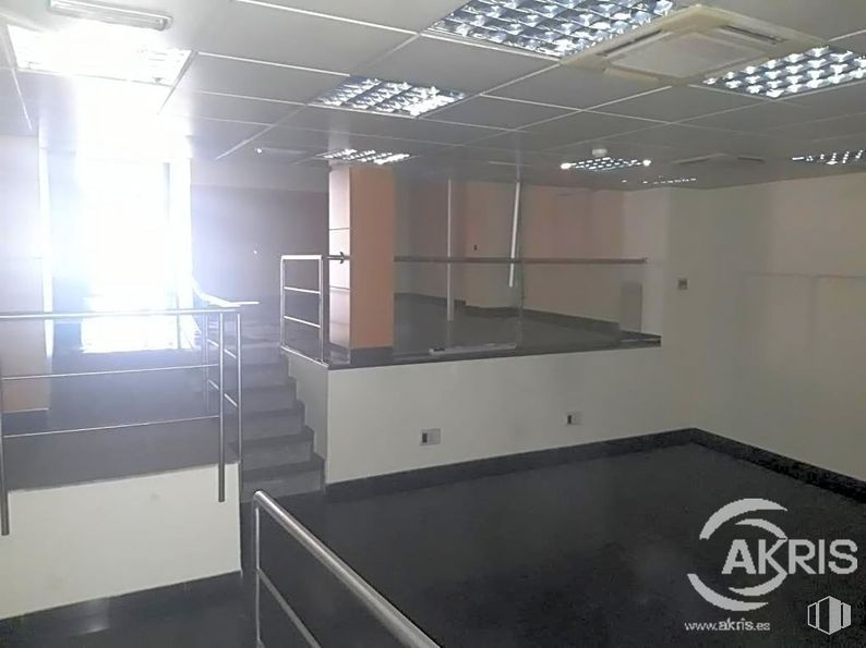 Local en venta en Avenida Fuenlabrada, Leganés, Madrid, 28912 con edificio, interiorismo, accesorio, suelos, suelo, casa, hall, madera, vidrio y techo alrededor