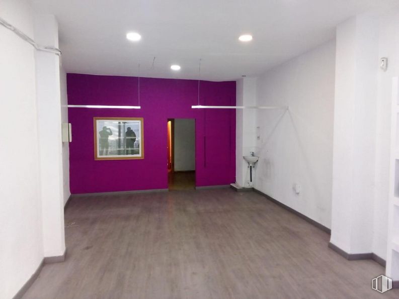 Local en venta en Avenida Carabanchel Alto, Carabanchel, Madrid, 28044 con marco, edificio, morado, accesorio, hall, interiorismo, madera, suelos, suelo y violeta alrededor