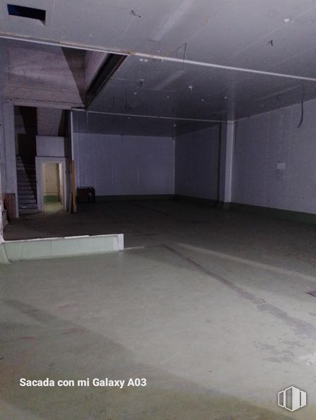 Industrial for rent at Calle Luis I, Villa de Vallecas, Madrid, 28031 with floor, flooring, hall, shade, asphalt, composite material, concrete, ceiling, parking and metal around