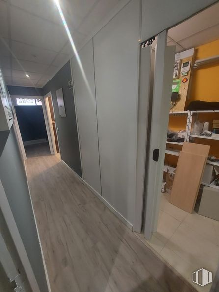 Local en venta en Zona centro, Ajalvir, Madrid, 28864 con suelos, madera, suelo, suelos de madera, puerta, madera dura, tinte para madera, techo, suelo laminado y contrachapado alrededor