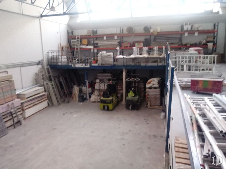 Industrial for rent at Poligono de Vallecas , Villa de Vallecas, Madrid, 28031 with packaged goods, gas, engineering, machine, wood, metal, shelving, event, steel and beam around