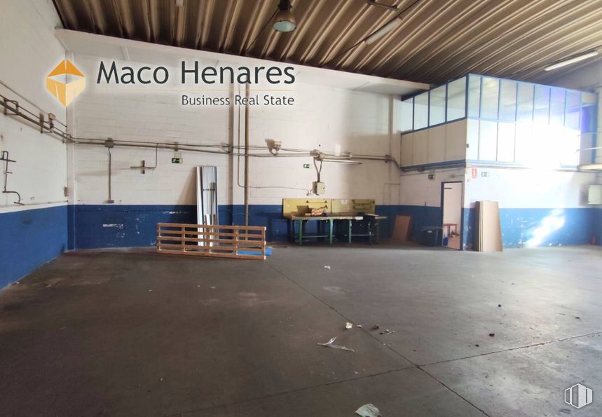 Industrial for rent at Calle Lisboa, 9, Torres de la Alameda, Madrid, 28813 with flooring, floor, ceiling, hall, building material, hardwood, daylighting and steel around