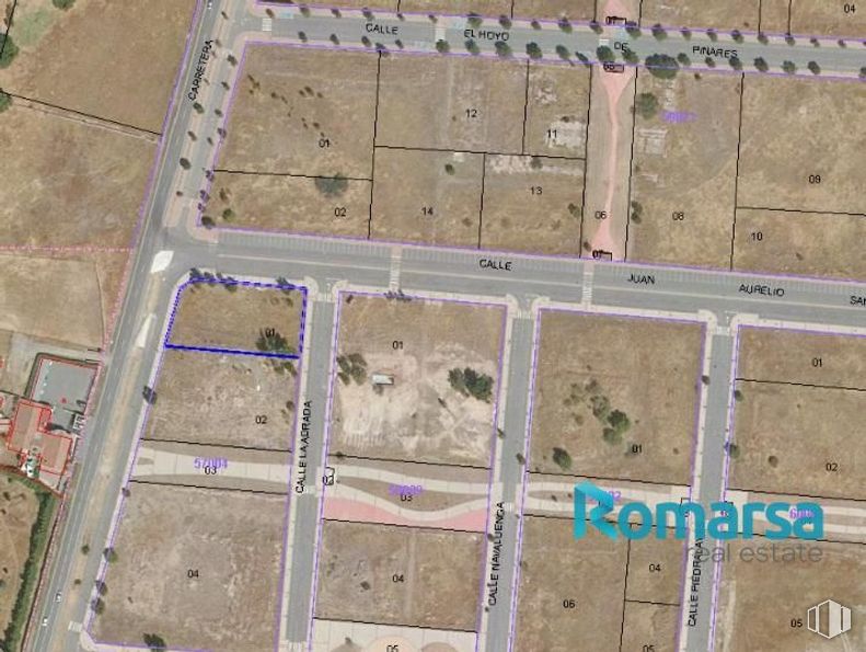 Land for sale at Calle Juan Aurelio Sanchez Tadeo, Ávila, 05002 with land lot, urban design, floor, landscape, concrete, soil, flooring, font, composite material and building material around