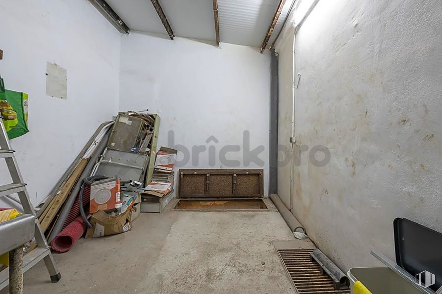 Local en alquiler en Calle Francos Rodríguez, 15, Tetuán, Madrid, 28039 con escalera, edificio, madera, interiorismo, suelos, casa, suelo, pared, techo y accesorio alrededor