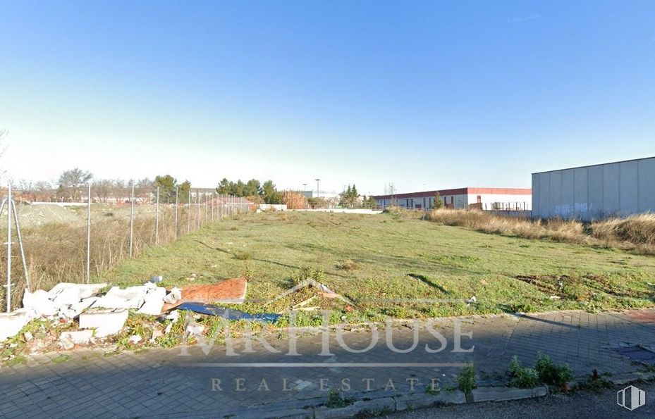 Suelo en venta en Avenida Cerro del Rubal, 73, Parla, Madrid, 28983 con edificio, cielo, planta, lote de terreno, paisaje natural, árbol, hierba, pradera, paisaje y llano alrededor