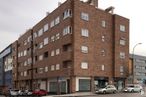 Retail for sale at Calle Mago de Oz, Guadalajara, 19005 with building, car, sky, window, wheel, tire, vehicle, urban design, tower block and condominium around