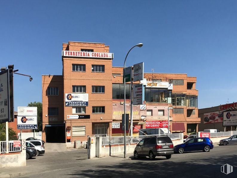 Local en alquiler y venta en Avenida Cañada, 40, San Fernando de Henares, Madrid, 28820 con coche, edificio, luz de la calle, cielo, ventana, rueda, vehículo, arquitectura, neumático y asfalto alrededor