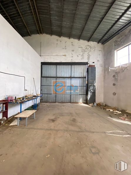 Industrial for sale at Zona Industrial, Cedillo del Condado, Toledo, 45214 with window, bench, wood, hall, floor, flooring, gas, house, ceiling and concrete around