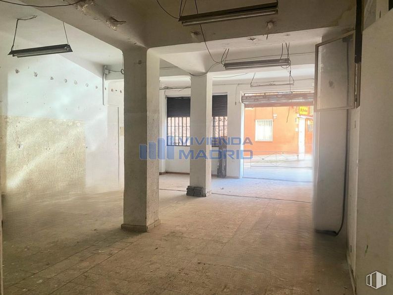 Retail for rent at Calle Condes de Barcelona, 12, Carabanchel, Madrid, 28019 with building material around