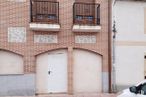 Retail for rent at Calle de Carlos Martín Álvarez, Valdeolmos-Alalpardo, Madrid, 28130 with door, car, building, window, wood, brickwork, brick, line, neighbourhood and facade around