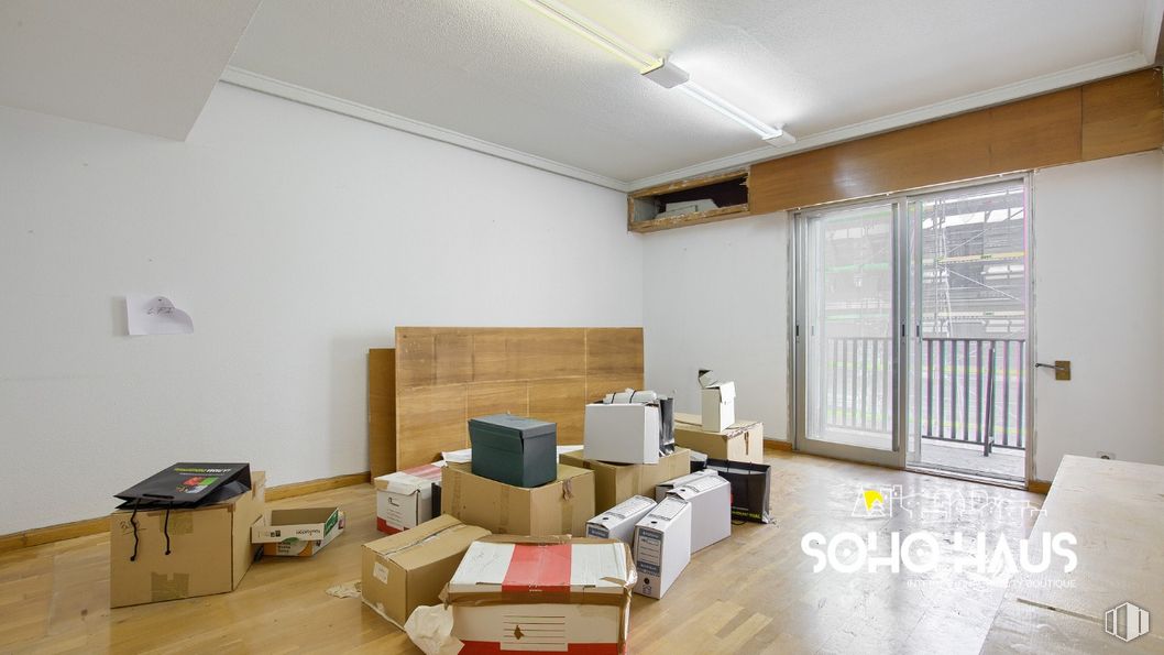 Oficina en venta en Calle Atocha, Centro, Madrid, 28012 con productos envasados, caja, alumbrado, propiedad, caja de envío, madera, interiorismo, edificio, suelos y accesorio alrededor