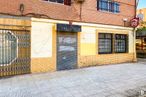 Retail for sale at Calle General Moscardó Guzmán, 14, Guadalajara, 19004 with window, door, property, infrastructure, brickwork, road surface, brick, asphalt, wood and flooring around