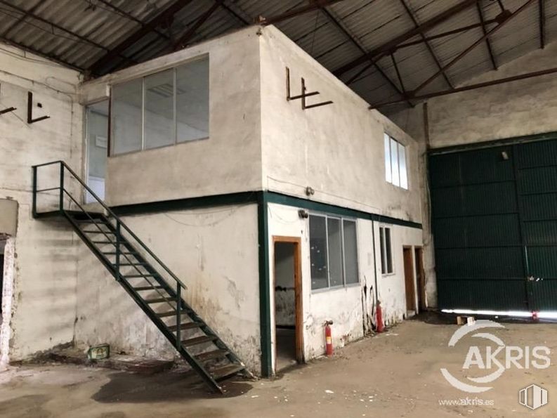 Industrial for sale at Carretera Ocaña, Noblejas, Toledo, 45350 with window, ladder, door, house, building, wood, stairs, floor, fixture and facade around