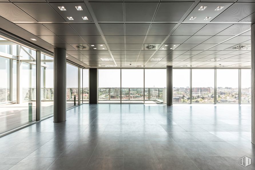 Office for rent at Torre Spínola, Cardenal Marcelo Spinola, 42, Chamartín, Madrid, 28016 with property, hall, fixture, interior design, shade, floor, flooring, wall, building and glass around