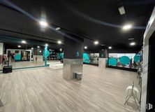 Retail for sale at Avenida Nazaret, Retiro, Madrid, 28009 with flooring, floor, ceiling, logo and wood flooring around