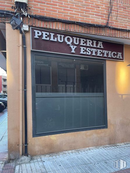 Retail for rent at Calle Honda, Fuenlabrada, Madrid, 28944 with property, fixture, font, brick, brickwork, facade, window, building, gas and signage around