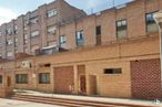 Local en venta en Calle Cardenal González Mendoza, Guadalajara, 19001 con edificio, ventana, cielo, nube, accesorio, albañilería, ladrillo, material de construcción, diseño urbano y madera alrededor