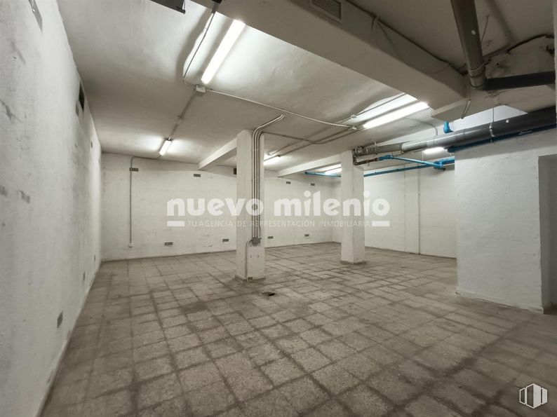 Retail for sale & for rent at Zona Los Castillos - Valderas, Alcorcón, Madrid, 28925 with composite material and concrete around