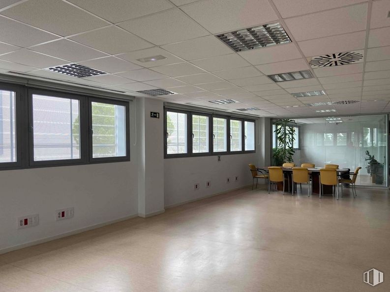 Industrial for sale & for rent at Zona Colmenar Viejo, Colmenar Viejo, Madrid, 28770 with window, chair, light fixture, hall, interior design, floor, fixture, building, flooring and ceiling around