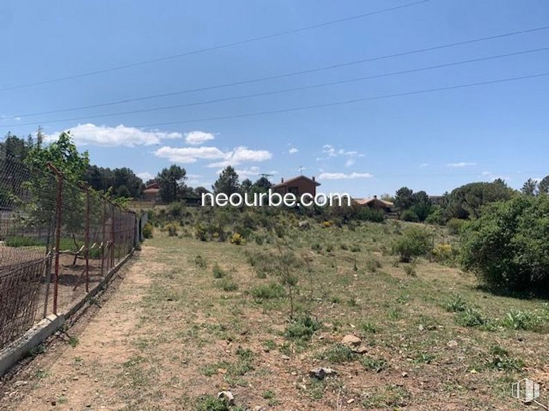 Land for sale at Casco urbano, Navalperal de Pinares, Ávila, 05240 with cloud, sky, plant, natural landscape, tree, land lot, grass, fence, plain and landscape around