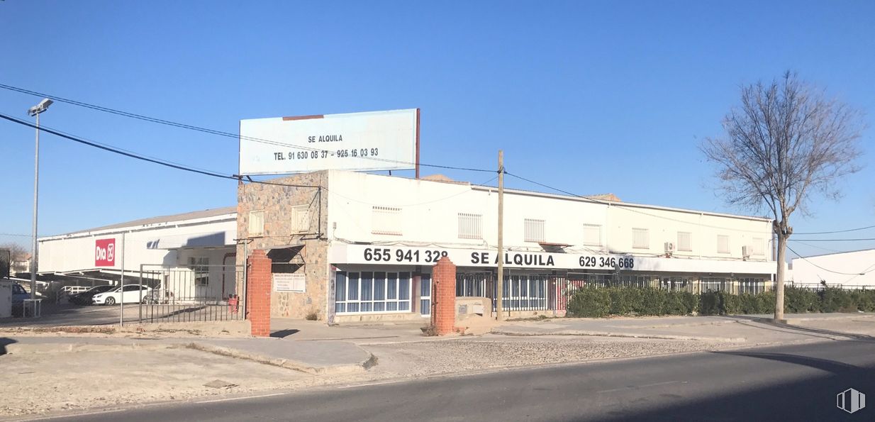 Retail for sale & for rent at Avenida Tembleque, 20, Villacañas, Toledo, 45860 with building, sky, plant, window, gas, facade, commercial building, fixture, tree and city around