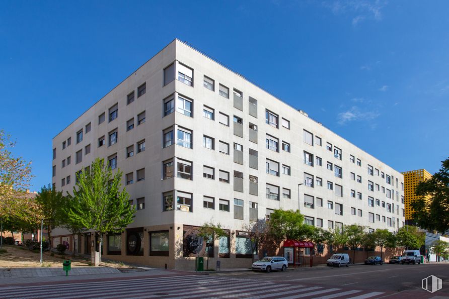 Oficina en alquiler en Calle Julio Rey Pastor, 6, San Sebastián de los Reyes, Madrid, 28700 con edificio, cielo, propiedad, árbol, ventana, diseño urbano, bloque de torres, condominio, coche y zona residencial alrededor