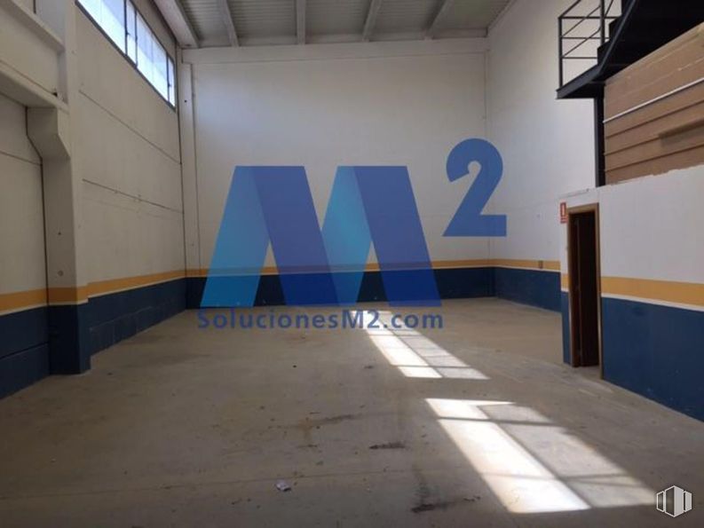 Industrial for sale at Zona industrial, Meco, Madrid, 28880 with window, fixture, floor, shade, wall, flooring, building, facade, ceiling and composite material around