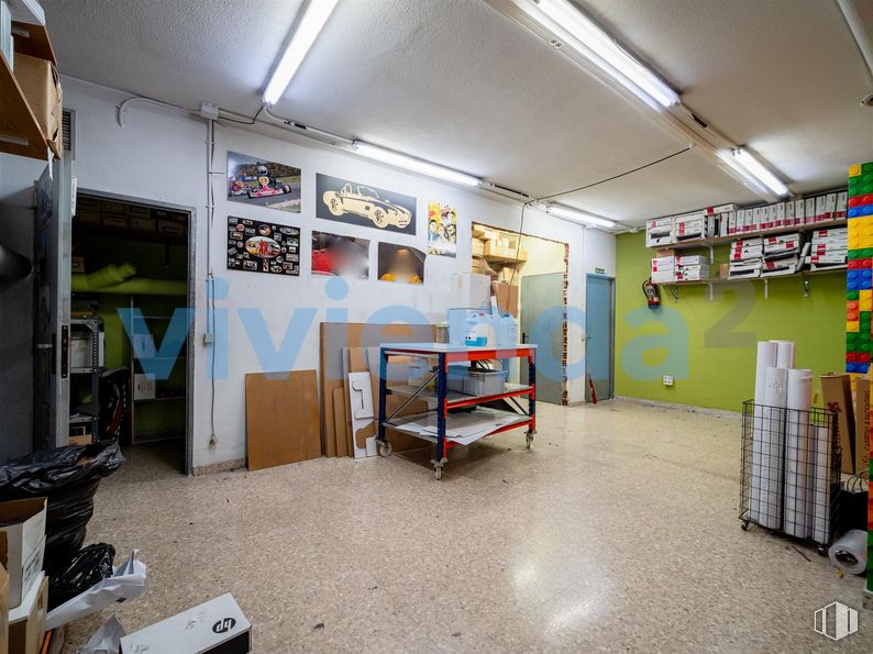 Local en venta en Calle Cristóbal Bordiú, Chamberí, Madrid, 28003 con mesa, suelo, suelos, estantería, estante, estantería, ocio, techo, habitación y venta al por menor alrededor