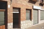 Retail for sale at Plaza San Gil, Torrijos, Toledo, 45500 with window, door, window blind, property, building, road surface, shade, wood, brickwork and brick around