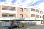 Retail for sale at Calle Ciudad de Martos, Mora, Toledo, 45400 with car, facade, apartment, urban design, mixed-use, commercial building, condominium, concrete and sidewalk around