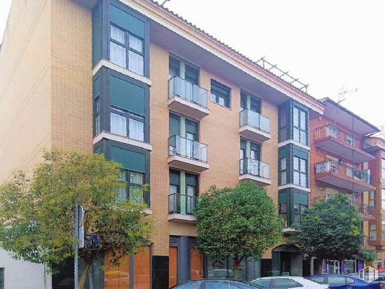 Local en alquiler y venta en Calle Polvoranca, Leganés, Madrid, 28911 con ventana, coche, edificio, propiedad, vehículo, neumático, árbol, rueda, arquitectura y diseño urbano alrededor