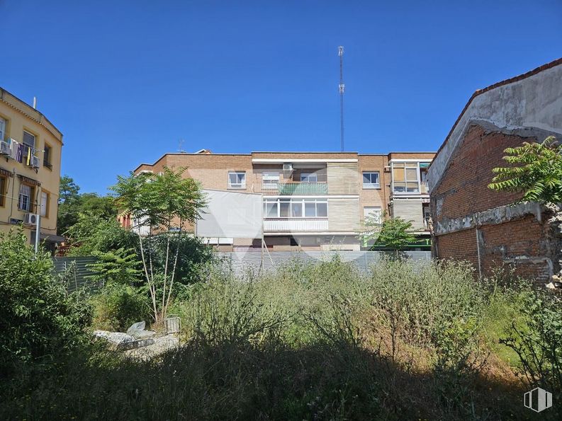 Suelo en venta en Casco Histórico, Vicálvaro, Madrid, 28032 con planta, cielo, edificio, ventana, diseño urbano, luz de la calle, inmobiliario, zona residencial, fachada y tintes y matices alrededor