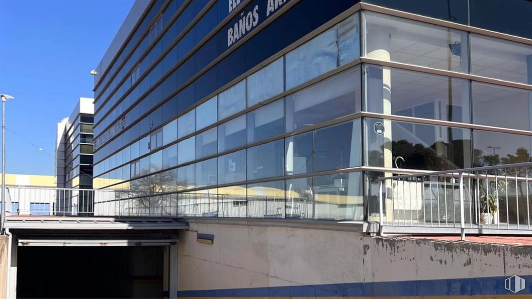 Industrial for rent at Calle Cabo de la Nao, 16, Arganda del Rey, Madrid, 28500 with building, commercial building, metropolitan area, composite material, headquarters, metal, engineering, glass, corporate headquarters and steel around