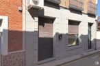 Retail for sale at Calle Santisima Trinidad, 2, Fuensalida, Toledo, 45510 with window, building, wood, brick, road surface, brickwork, fixture, material property, shade and residential area around