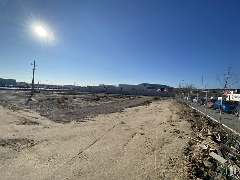 Suelo en alquiler en Calle Ahumaos, 24, Vicálvaro, Madrid, 28052 con cielo, pendiente, asfalto, superficie de la carretera, paisaje, arena, carretera, horizonte, suelo y destello del objetivo alrededor