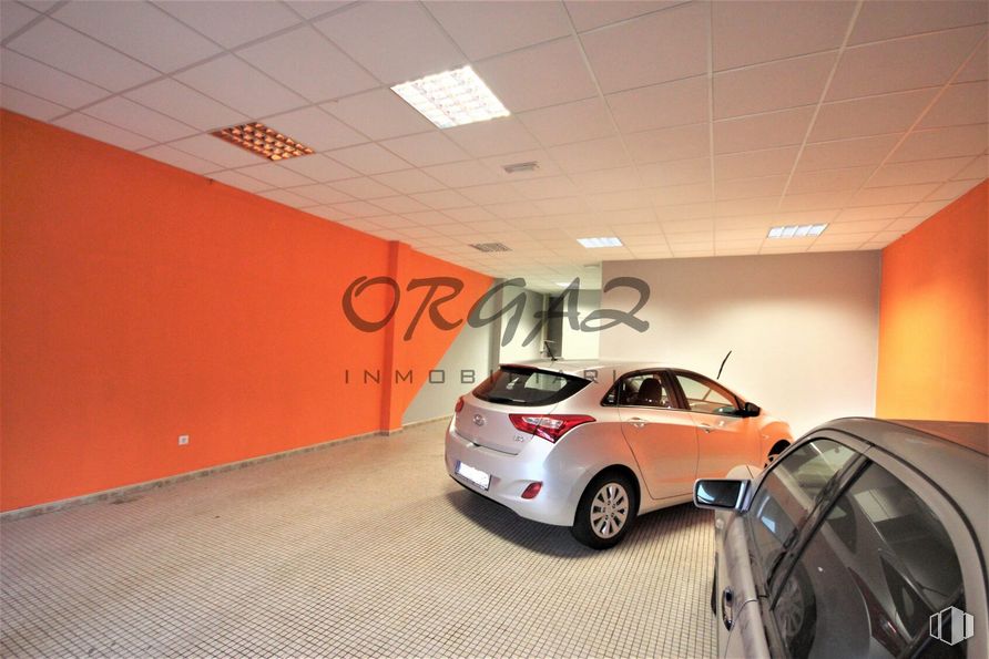 Retail for sale & for rent at Avenida Francia, 1, Toledo, 45005 with car, tire, wheel, vehicle, automotive lighting, automotive design, motor vehicle, automotive tire, alloy wheel and rolling around