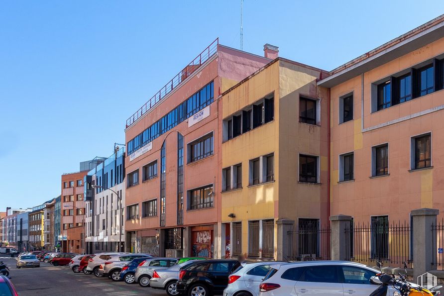 Oficina en venta en Calle Sánchez Pacheco, 72 - 74, Chamartín, Madrid, 28002 con coche, edificio, cielo, neumático, vehículo terrestre, rueda, ventana, propiedad, vehículo y matrícula del vehículo alrededor