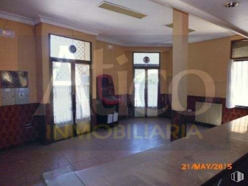 Local en alquiler en Avenida Obispo Quesada, Segovia, 40006 con mueble, ventana, propiedad, edificio, mesa, madera, puerta, cortina, marco y diseño de interiores alrededor