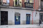 Local en venta en Calle Monteleón, 50, Chamberí, Madrid, 28010 con puerta, ventana, propiedad, edificio, accesorio, barrio, planta, línea, inmobiliario y fachada alrededor