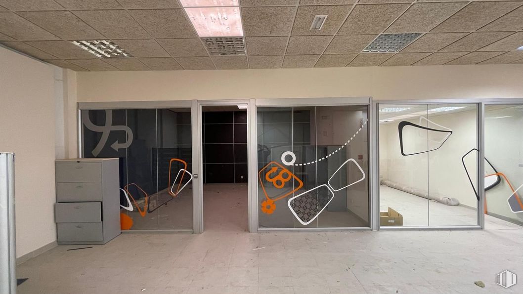 Industrial for sale at P.I. Antonio Rincón, Borox, Toledo, 45222 with filing cabinet, light fixture, fixture, building, flooring, house, floor, electrical wiring, door and vehicle door around