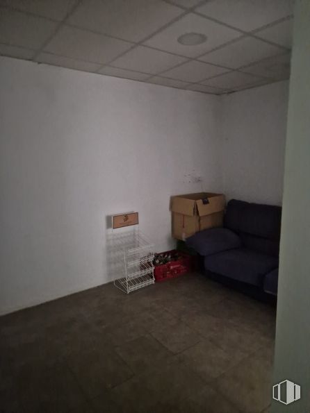 Retail for rent at Avenida de Ramón y Cajal, 8, Añover de Tajo, Toledo, 45250 with couch, flooring, floor, ceiling, room, hardwood, plaster, wood stain, tile flooring and wood flooring around