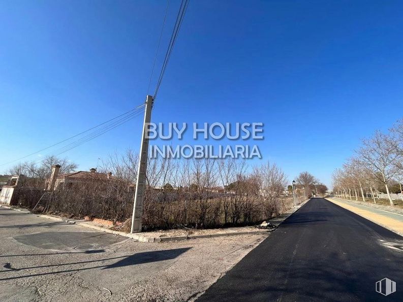 Suelo en venta en Urbanización Los Cisneros, Yeles, Toledo, 45220 con cielo, superficie de la carretera, rama, asfalto, planta, paisaje natural, línea eléctrica aérea, árbol, pendiente y vía pública alrededor