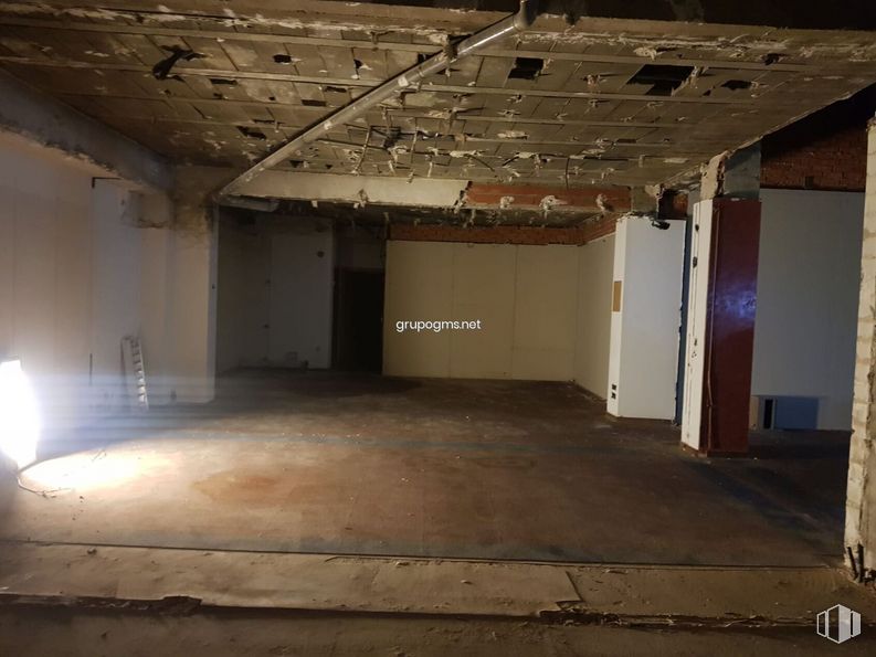 Retail for sale & for rent at Paseo Ezequiel González, Segovia, 40002 with interior design, floor, hall, flooring, wood, ceiling, building, space, event and city around