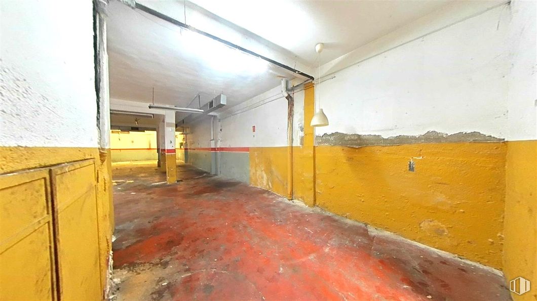 Local en venta en Calle Juan Alonso, Carabanchel, Madrid, 28047 con amarillo, suelos, suelo, material compuesto, hormigón, pintura, material de construcción, escayola y sótano alrededor