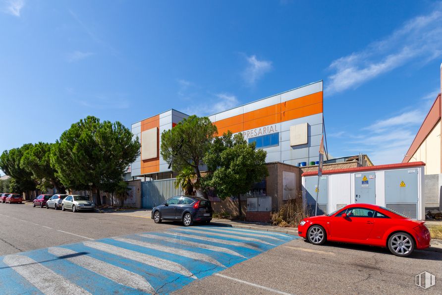 Nave en alquiler en Calle Monte Boyal, 97, Casarrubios del Monte, Toledo, 45950 con coche, edificio, rueda, luz de estacionamiento automotriz, neumático, nube, cielo, vehículo terrestre, vehículo y vehículo motorizado alrededor