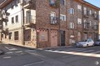 Retail for sale & for rent at Calle Higuera, 1, Humanes de Madrid, Madrid, 28970 with car, building, window, property, tire, wheel, vehicle, road surface, urban design and asphalt around