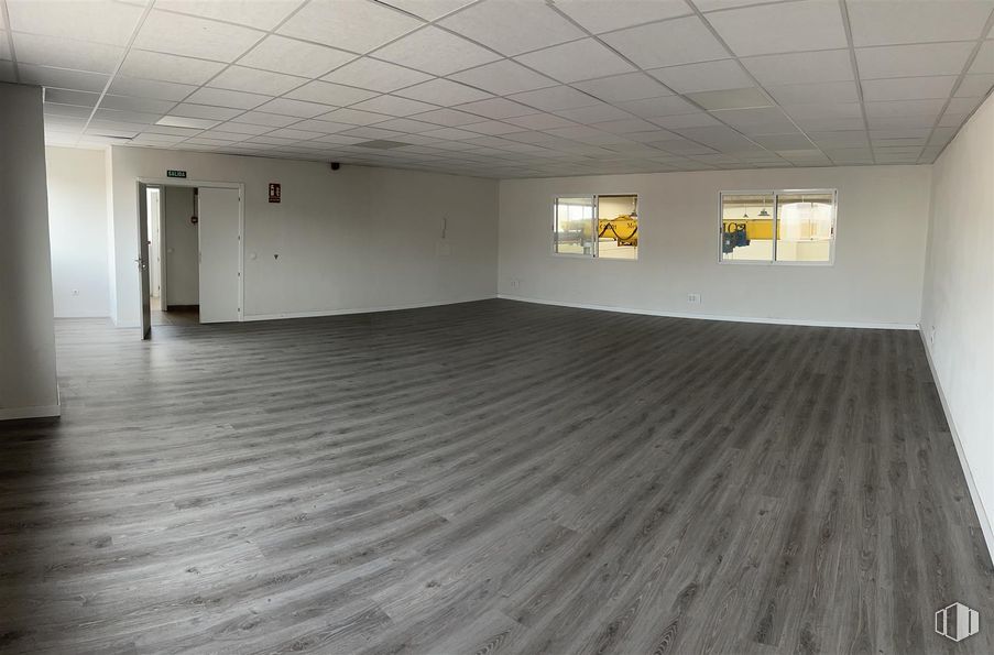 Nave en alquiler en Callle Violeta, 41, Humanes de Madrid, Madrid, 28970 con puerta, suelos, suelo, suelos de madera, madera, techo, suelo laminado, interiorismo, madera dura y hall alrededor