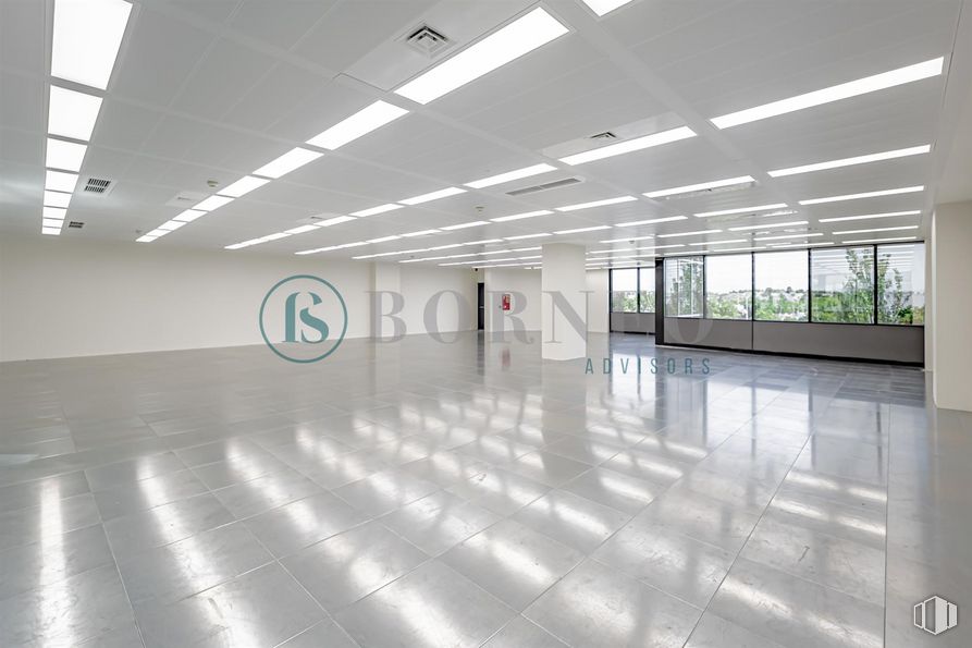 Oficina en alquiler en Edificio Egeo, Avenida Partenón, 4-6 , Barajas, Madrid, 28042 con propiedad, accesorio, edificio, interiorismo, suelo, suelos, techo, vidrio, limpieza y hall alrededor