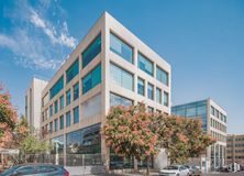 Office for rent at Edificio B, Calle Albasanz, 15 B, San Blas - Canillejas, Madrid, 28037 with building, car, sky, wheel, tire, cloud, property, vehicle, window and tree around